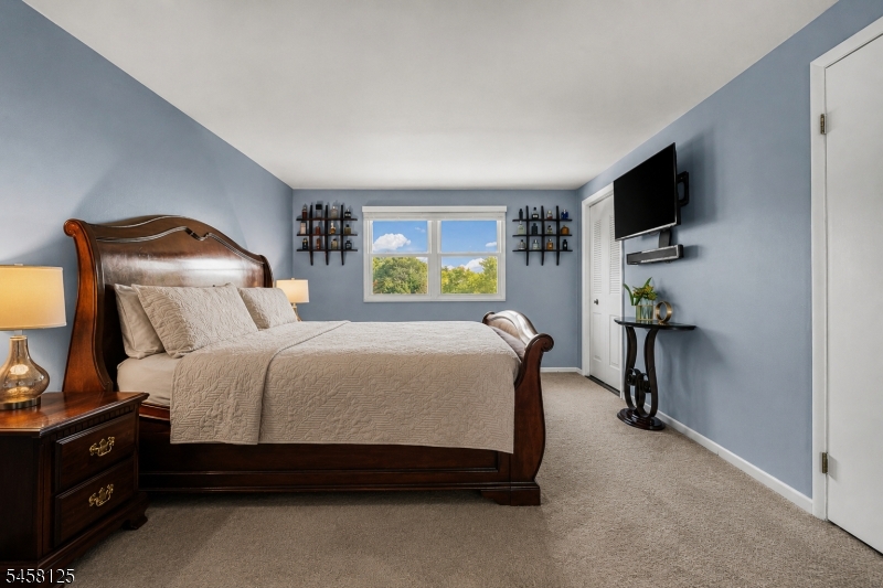 907 Mer-edin Burg Road Hamilton NJ 08690