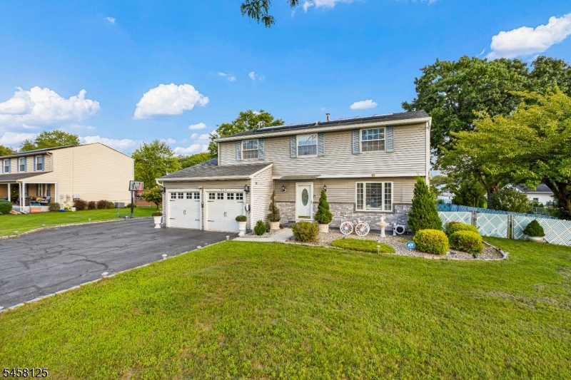 907 Mer-edin Burg Road Hamilton NJ 08690