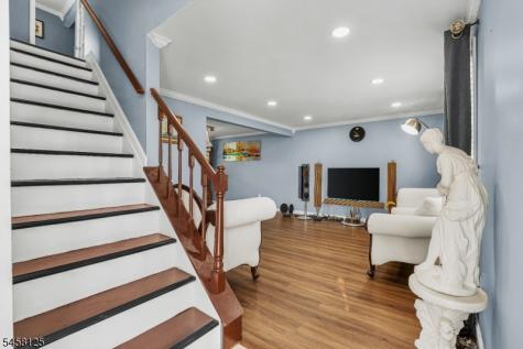 907 Mer-edin Burg Road Hamilton NJ 08690