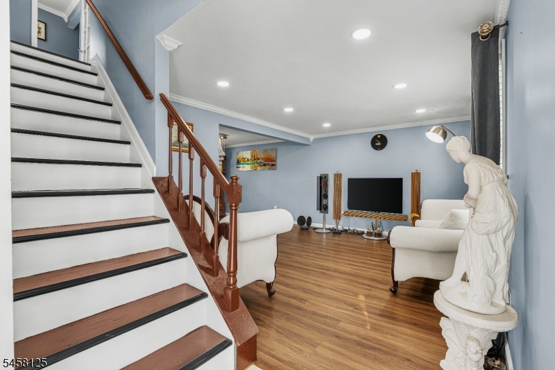 907 Mer-edin Burg Road Hamilton NJ 08690