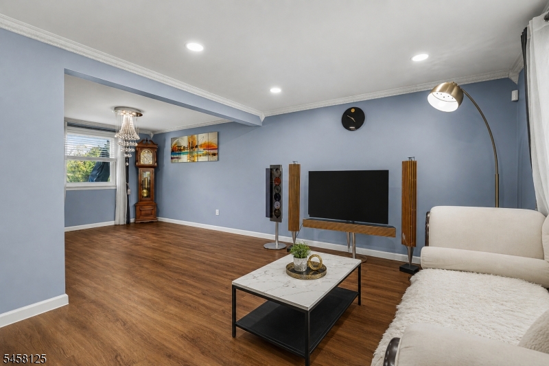 907 Mer-edin Burg Road Hamilton NJ 08690
