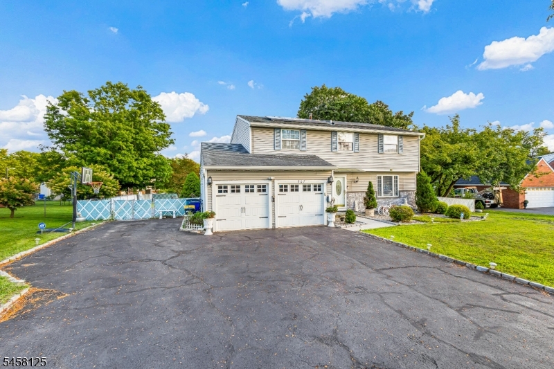 907 Mer-edin Burg Road Hamilton NJ 08690