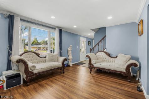 907 Mer-edin Burg Road Hamilton NJ 08690