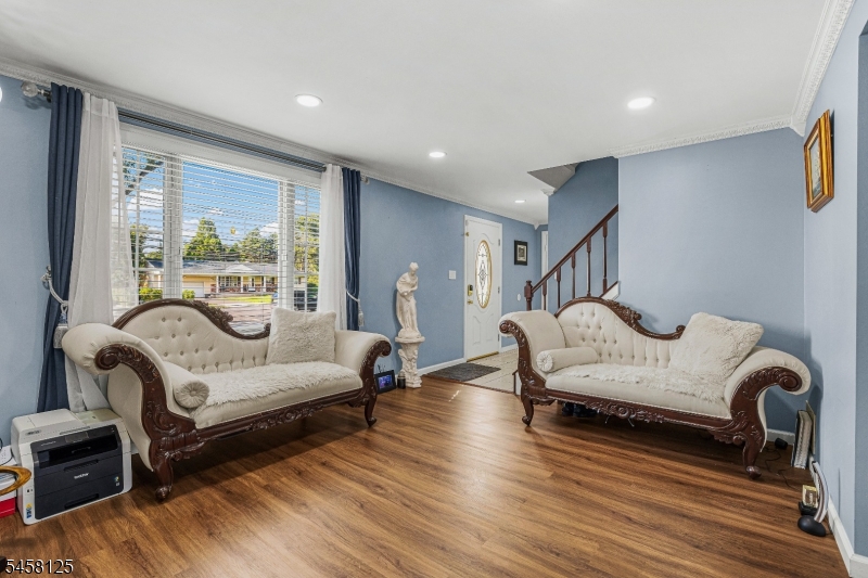 907 Mer-edin Burg Road Hamilton NJ 08690