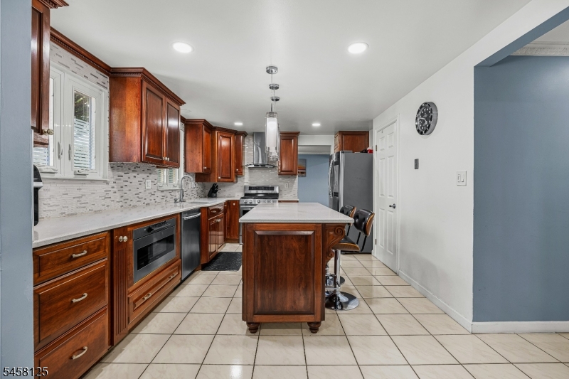 907 Mer-edin Burg Road Hamilton NJ 08690