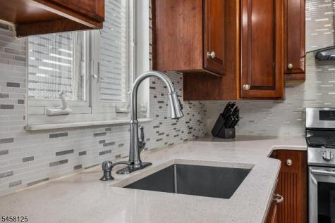 907 Mer-edin Burg Road Hamilton NJ 08690