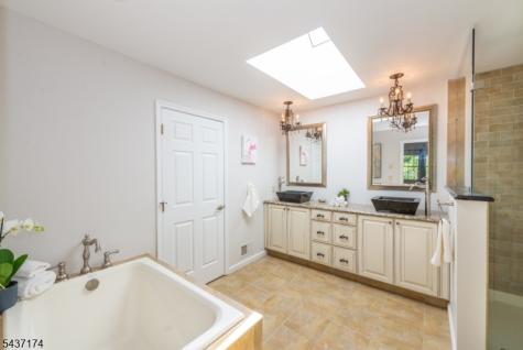 18 Tamari Court Randolph NJ 07869