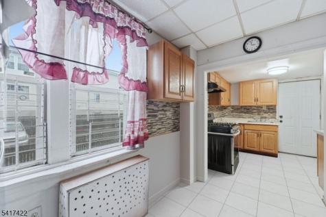 971 Grove Street Irvington NJ 07111