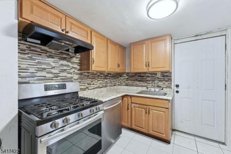 971 Grove Street Irvington NJ 07111