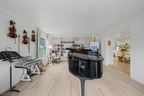 105 Nightingale Road Hope NJ 07825