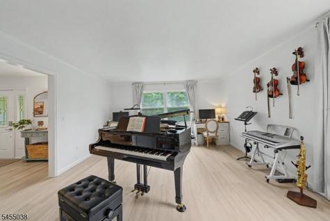 105 Nightingale Road Hope NJ 07825