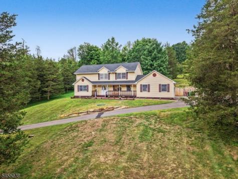 105 Nightingale Road Hope NJ 07825