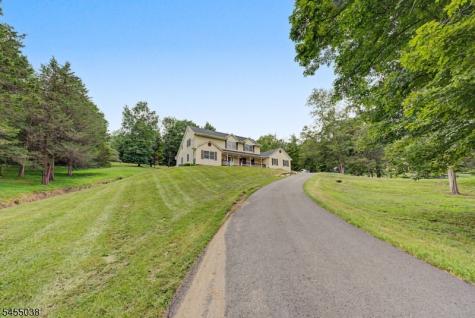 105 Nightingale Road Hope NJ 07825