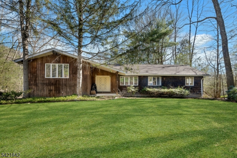 24 Deerhaven Lane Jefferson NJ 07435