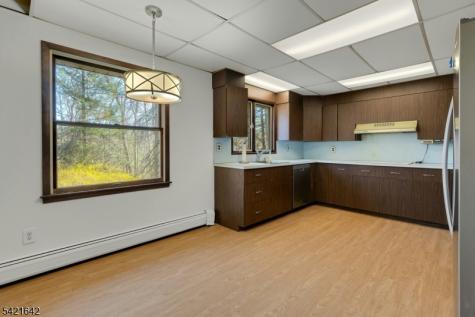24 Deerhaven Lane Jefferson NJ 07435
