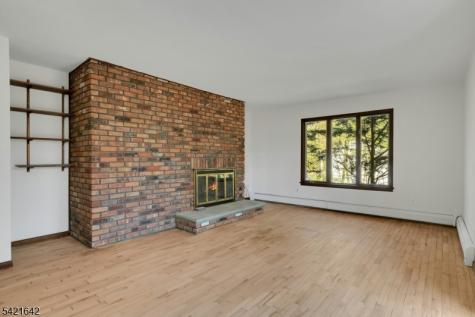 24 Deerhaven Lane Jefferson NJ 07435