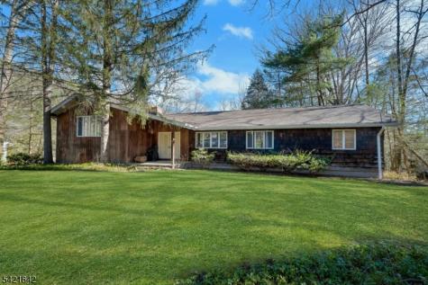 24 Deerhaven Lane Jefferson NJ 07435