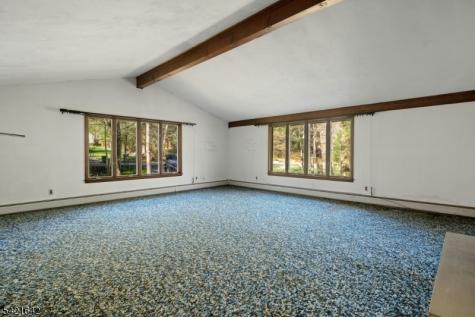 24 Deerhaven Lane Jefferson NJ 07435