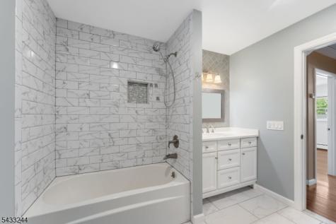 884 Peach Tree Road Union NJ 07083