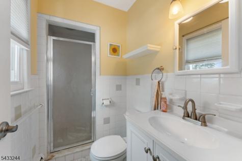 884 Peach Tree Road Union NJ 07083