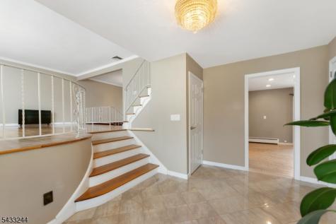 884 Peach Tree Road Union NJ 07083