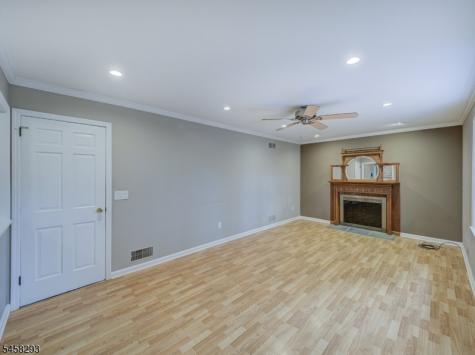 9 Amherst Court Clinton NJ 08801