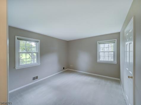 9 Amherst Court Clinton NJ 08801