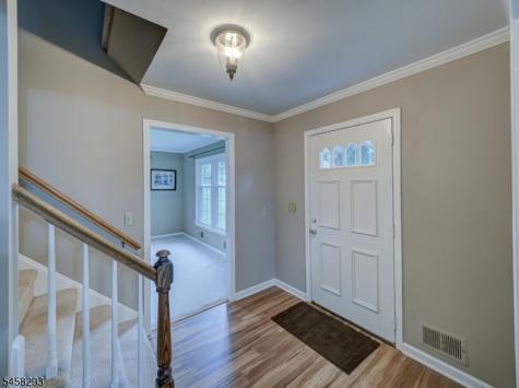 9 Amherst Court Clinton NJ 08801
