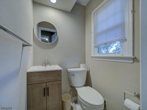 9 Amherst Court Clinton NJ 08801