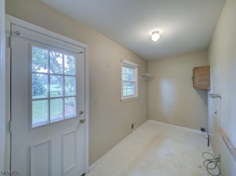 9 Amherst Court Clinton NJ 08801