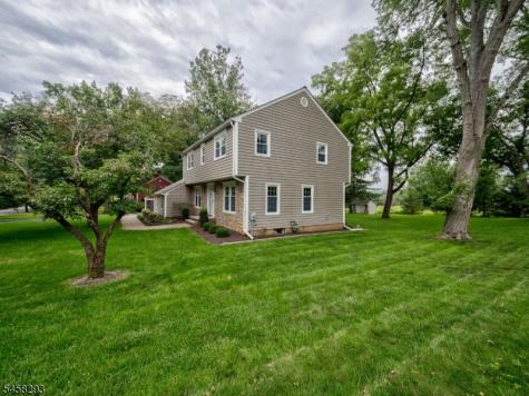 9 Amherst Court Clinton NJ 08801