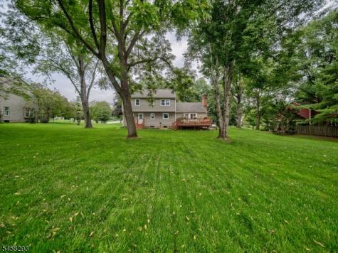 9 Amherst Court Clinton NJ 08801
