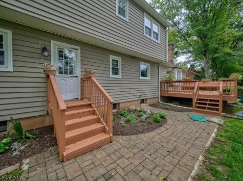 9 Amherst Court Clinton NJ 08801