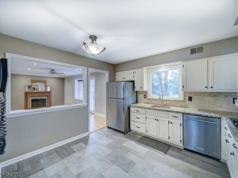 9 Amherst Court Clinton NJ 08801