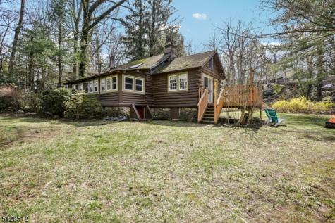 6 West Circle Ringwood NJ 07456