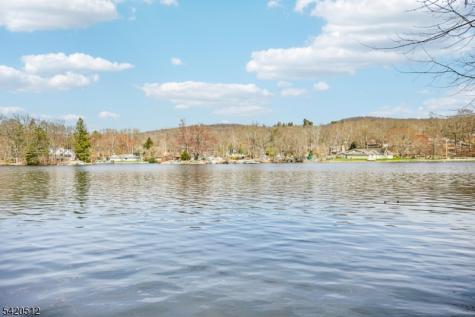 6 West Circle Ringwood NJ 07456