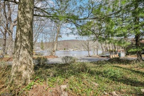 6 West Circle Ringwood NJ 07456