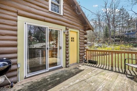 6 West Circle Ringwood NJ 07456