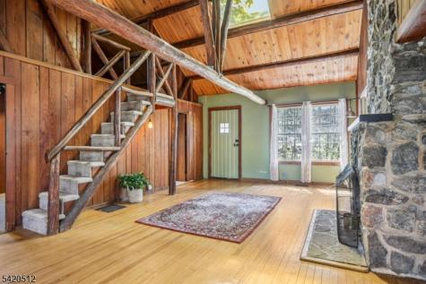 6 West Circle Ringwood NJ 07456