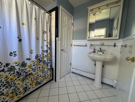 95 Unger Avenue Hopatcong NJ 07874