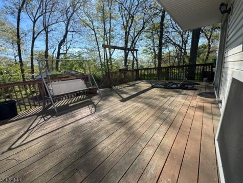 95 Unger Avenue Hopatcong NJ 07874
