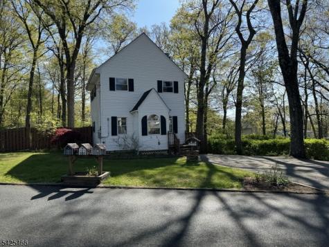 95 Unger Avenue Hopatcong NJ 07874