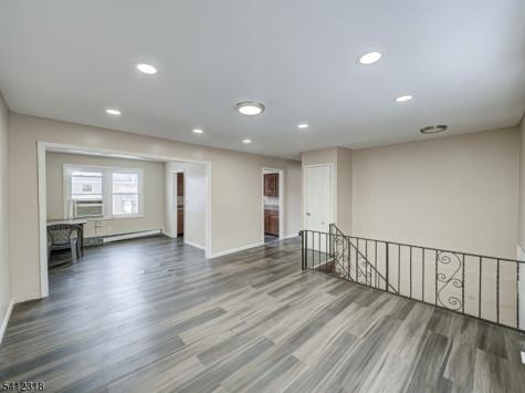 42 Mercer Street Carteret NJ 07008