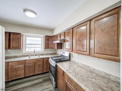 42 Mercer Street Carteret NJ 07008