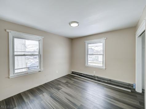 42 Mercer Street Carteret NJ 07008