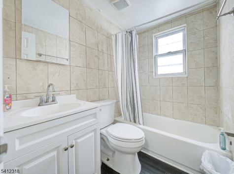 42 Mercer Street Carteret NJ 07008