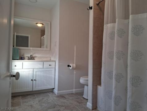 58 Thompson Street Raritan NJ 08869
