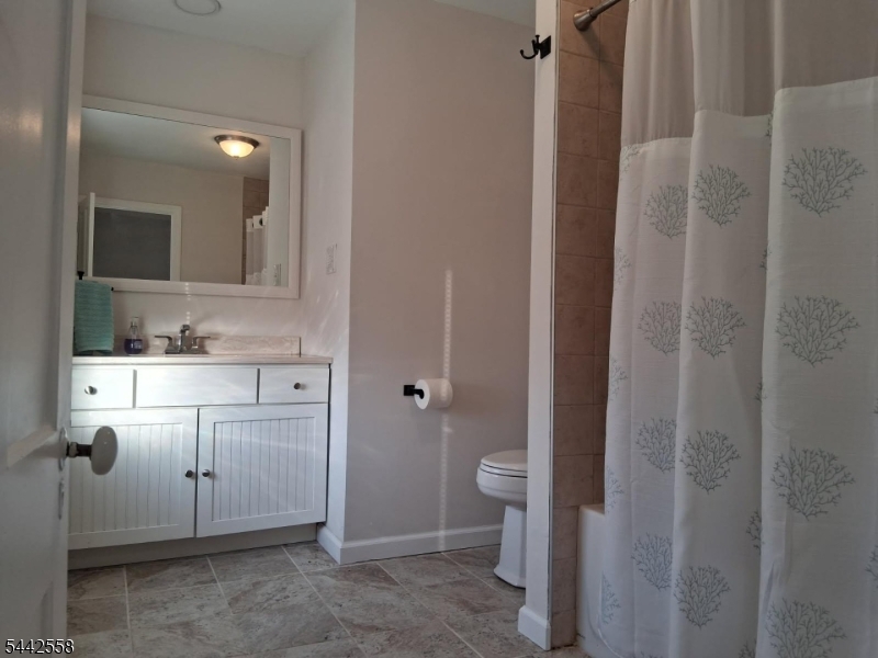 58 Thompson Street Raritan NJ 08869