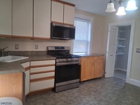 58 Thompson Street Raritan NJ 08869