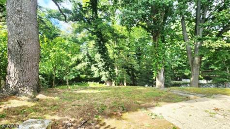 11 Brookhill Place Little Falls NJ 07424